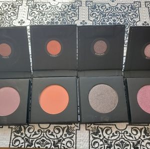 ▪︎ 3/40$ ▪︎BUNDLE OF YOUNIQUE eyeshadow.